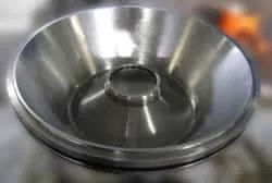 Disc centrifuge sliding piston