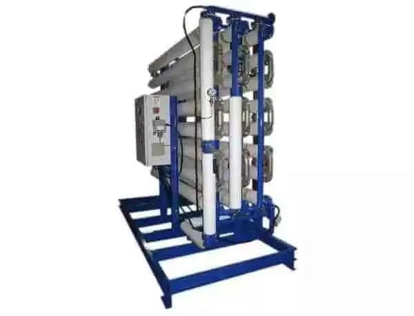 Fluid heating system for industrial disc centrifuge with pipe-in-pipe heat loop design